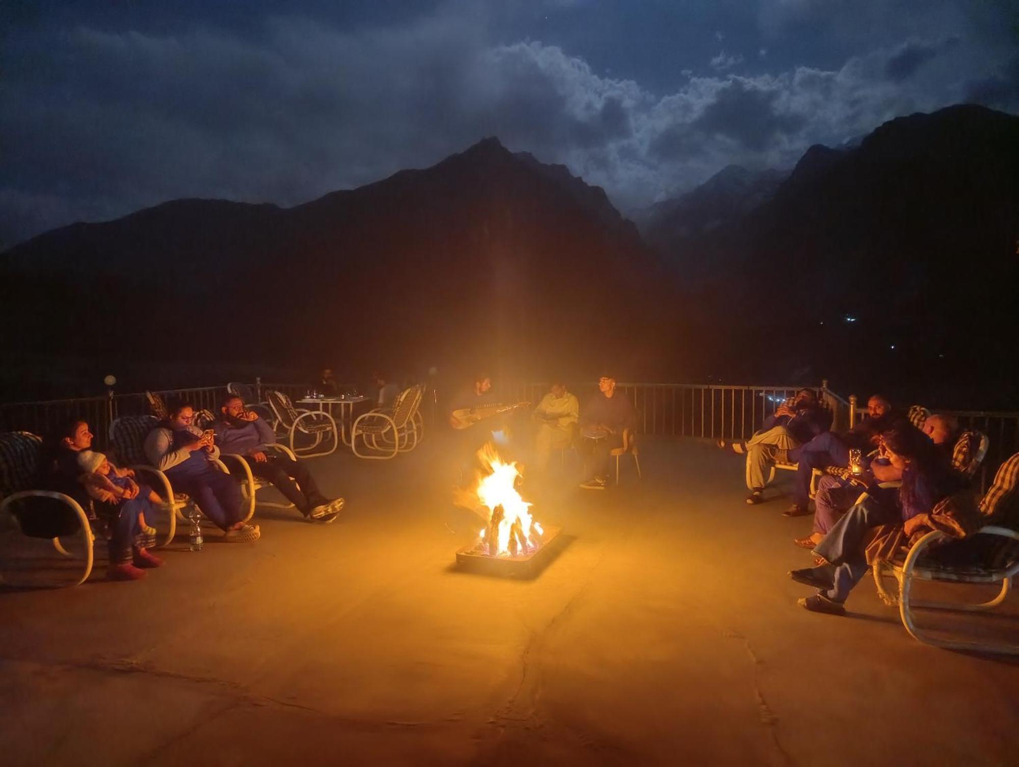 Hunza Lounge Hotel Karimabad  Exterior photo